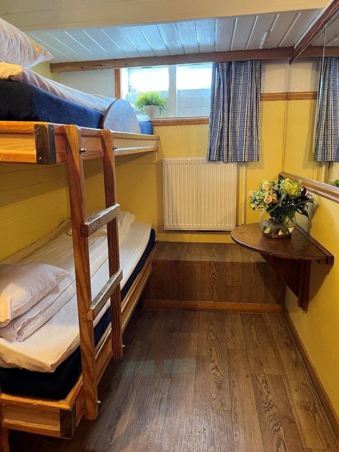 Den Roeda Baten Bådhotel 2*