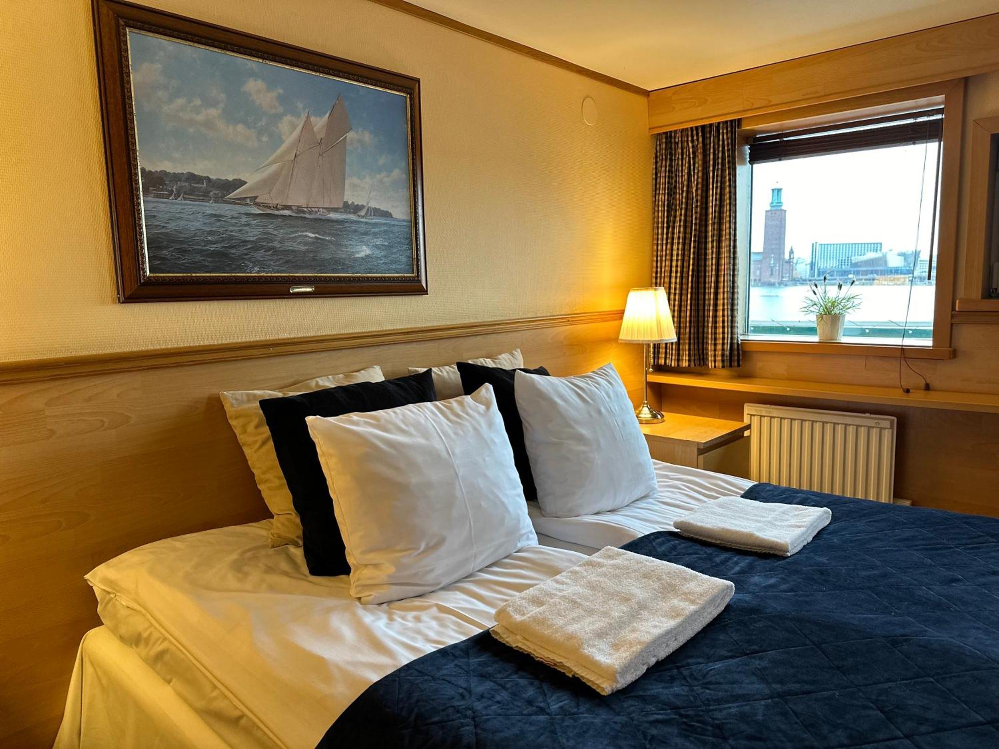Den Roeda Baten Bådhotel 2*