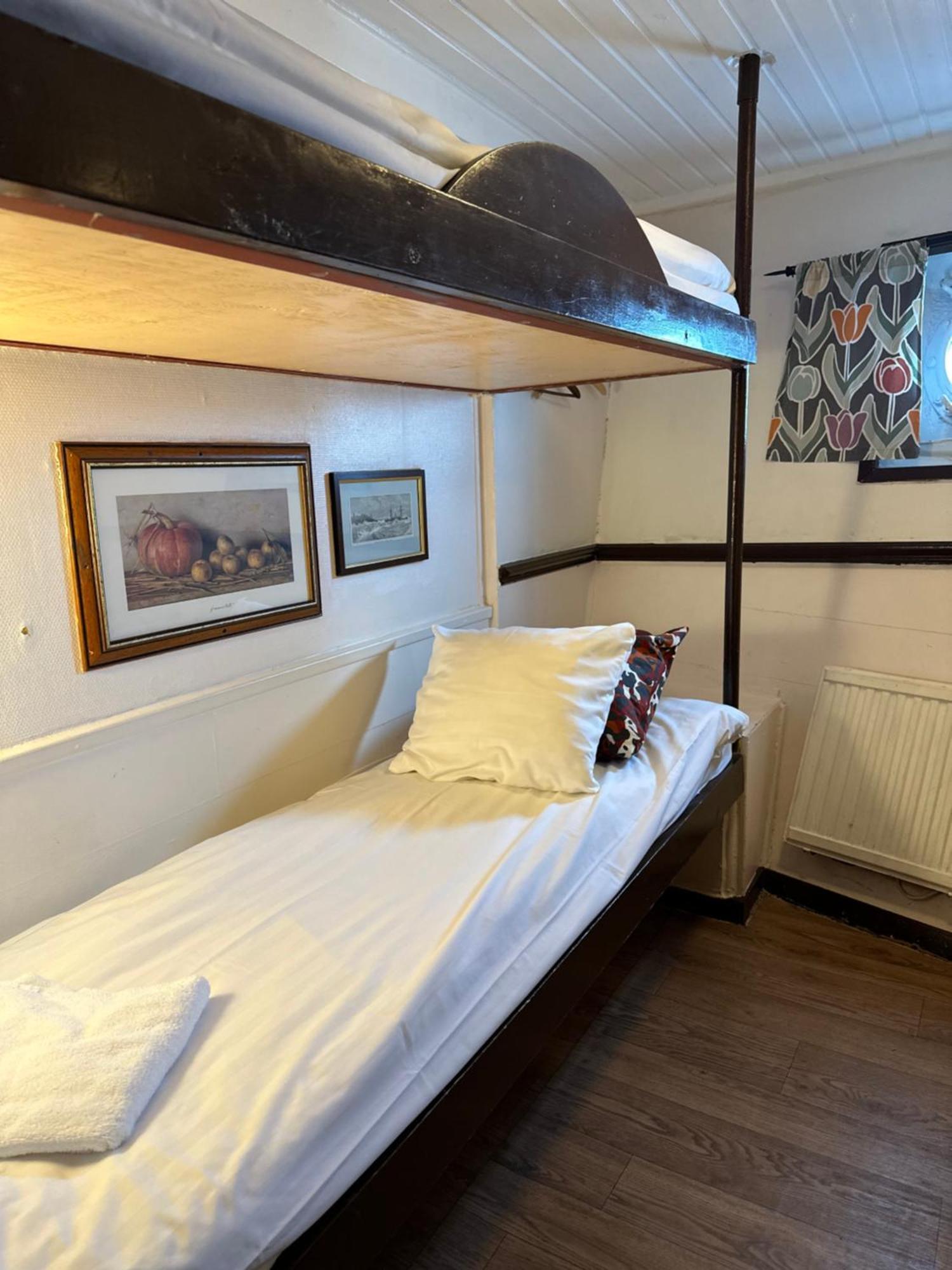 Bådhotel Den Roeda Baten Stockholm