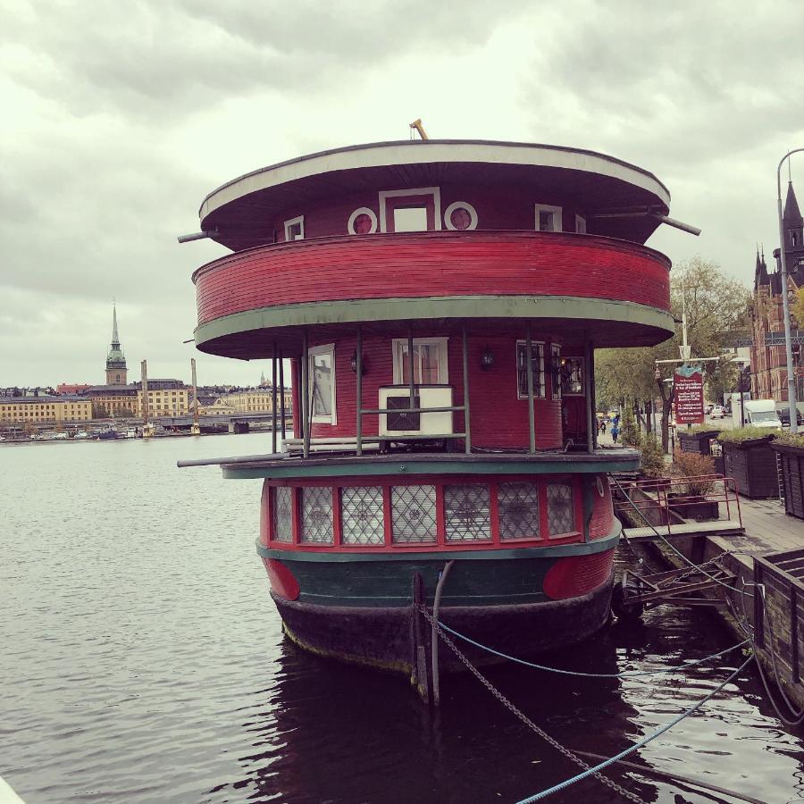 Den Roeda Baten Bådhotel 2*